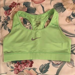 Nike pro sports bra